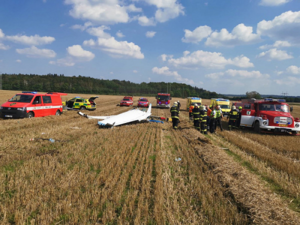 Na Kladensku spadlo malé letadlo. Dva lidé při nehodě zemřeli